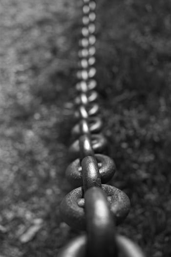 metal-chain-in-grayscale-and-closeup-photo-86733