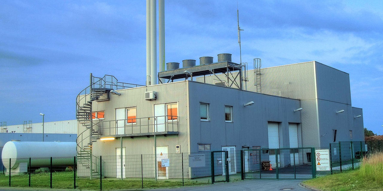 A biomass heating power plant utilizing renewable fuels.